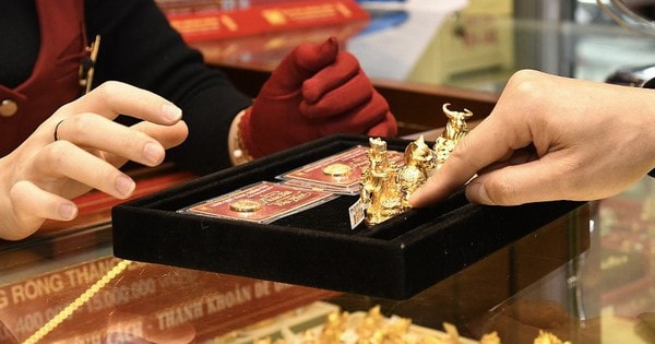 Giá vàng hôm nay ngày vía Thần Tài 19/2 giảm dữ dội