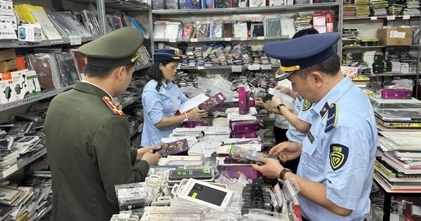 Thu hồi gần 2.000 linh kiện điện thoại không rõ nguồn gốc ở Nghệ An