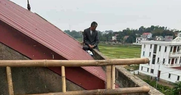 Kẻ chém vợ và mẹ vợ đang cố thủ trên nóc nhà