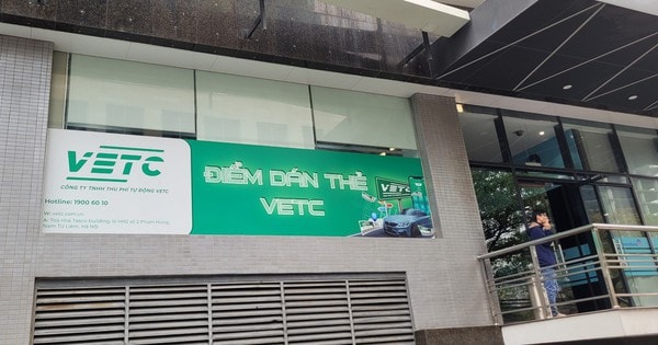 Sống ở Hà Nội, một chủ xe bất ngờ bị trừ cước theo tháng ở miền Nam, VETC không trả lại tiền, khách hàng có chịu thiệt?