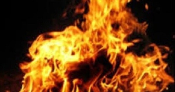 Khởi tố con trai tạt xăng đốt mẹ