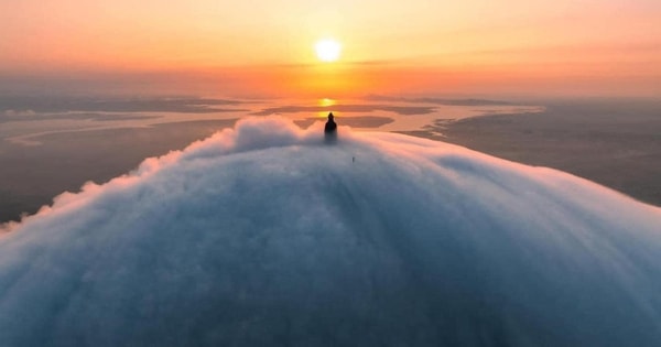 Ngỡ ngàng vẻ đẹp biển mây trắng tựa chốn bồng lai tiên cảnh trên núi Bà Đen