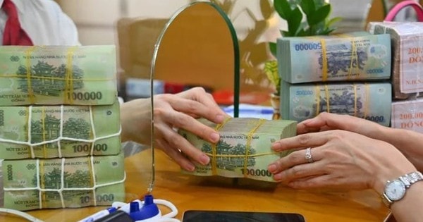 Có 300 triệu gửi tiết kiệm nên mở một sổ hay chia thành nhiều sổ nhỏ: Nhân viên ngân hàng lâu năm chỉ làm theo cách này