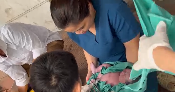 Bà mẹ 35 tuổi ở Hà Nội 'đẻ rớt' con 4kg ngay tại nhà gửi xe bệnh viện