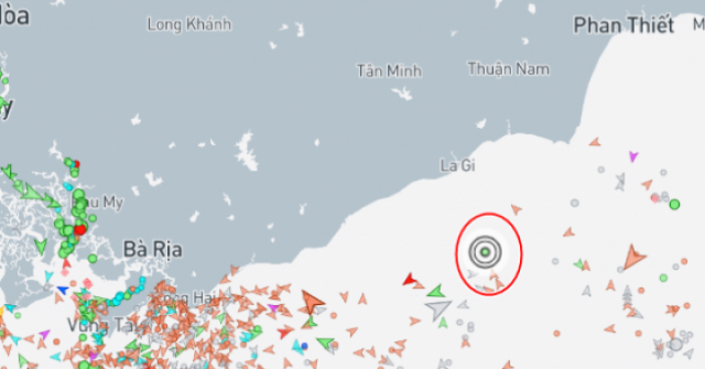 Khẩn trương 'giải cứu' con tàu gần 4.000 tấn mắc cạn trên vùng biển Bình Thuận