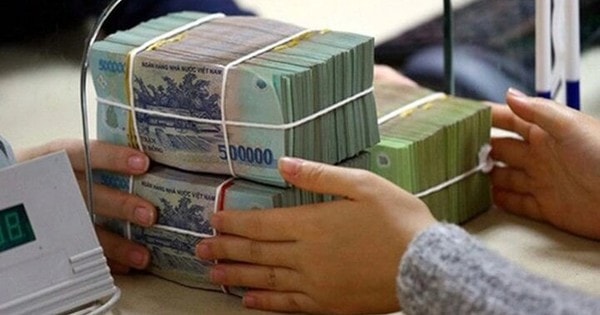 Lãi suất Agribank, Vietcombank mới nhất: Có 1 tỉ đồng nên gửi tiết kiệm kỳ hạn nào?