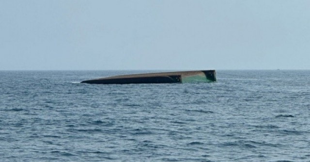 Có dấu hiệu tội phạm trong vụ chìm sà lan 4 người chết, 5 người mất tích