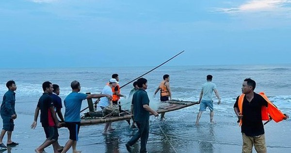 Tìm thấy thi thể hai nam sinh lớp 9 đuối nước khi tắm biển