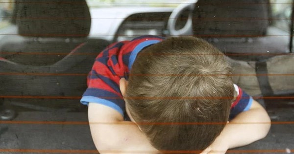 Bé 5 tuổi bị bỏ quên trên xe đưa đón ở Thái Bình, tử vong: Chuyên gia y tế lưu ý điều gì?