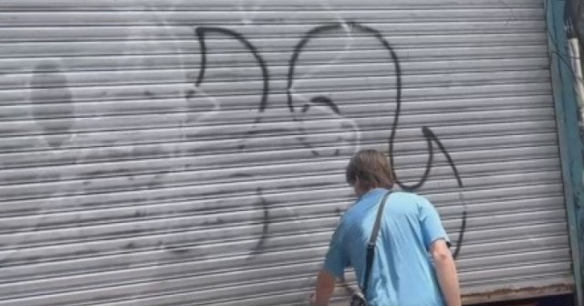 Thanh niên New Zealand bị phạt vì vẽ bậy ở trung tâm TP HCM