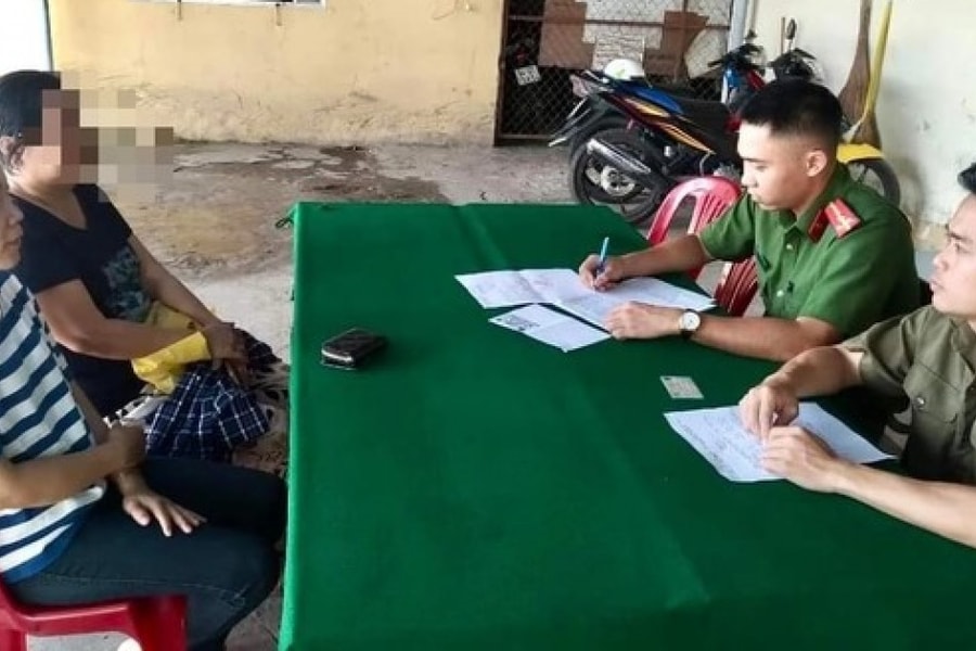 Cô giáo tiểu học bất ngờ nhận được 100 triệu đồng từ tài khoản lạ