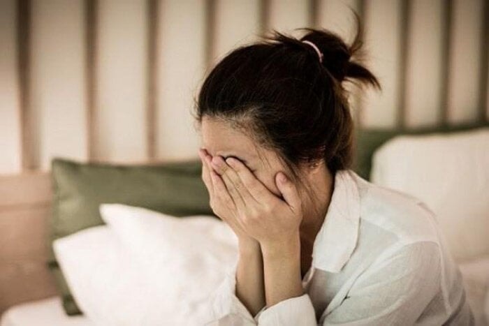 Buồn bã, bật khóc sau ân ái, người phụ nữ tìm đến bác sĩ cầu cứu
