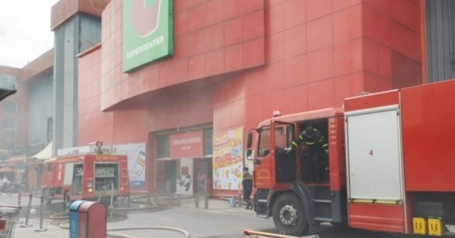 Cháy ở trung tâm thương mại Big C Thăng Long