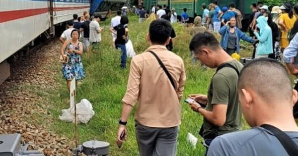 Thông tuyến đường sắt Bắc – Nam sau sự cố tàu trật bánh ở Thừa Thiên Huế