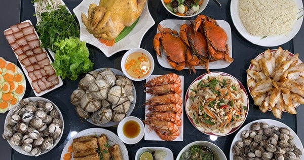 Sắp rằm tháng 7, tổng hợp những mâm cơm cúng hiện đại của các chị em ai cũng phải thốt lên khen ngợi!