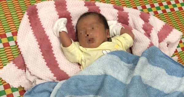 Xót xa cháu bé bị bỏ rơi cùng mảnh giấy ghi nội dung nhờ nuôi giúp