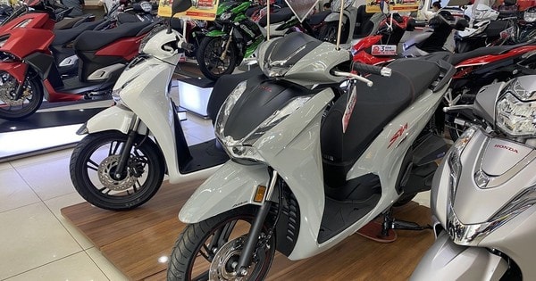 Giá xe SH mới nhất giảm thấp chưa từng có, dưới cả giá đề xuất, rẻ ngang xe bình dân