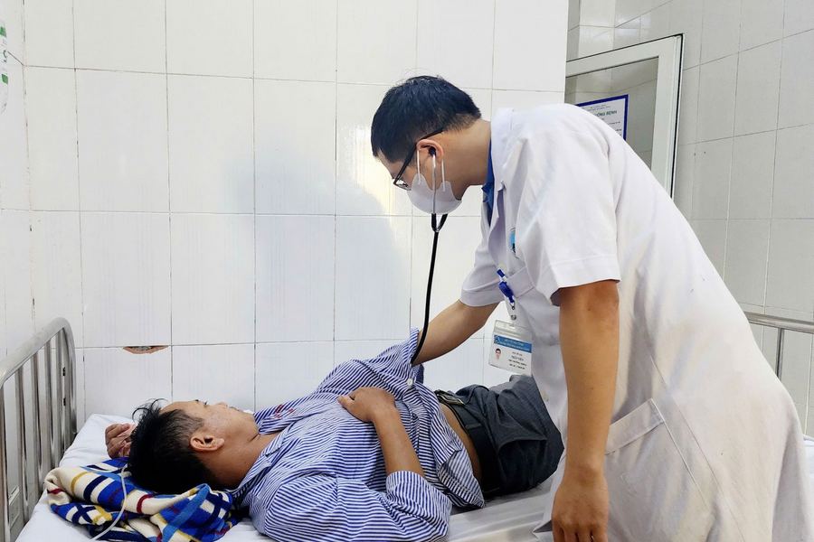 5 người bị ngộ độc sau khi ăn nấm rừng