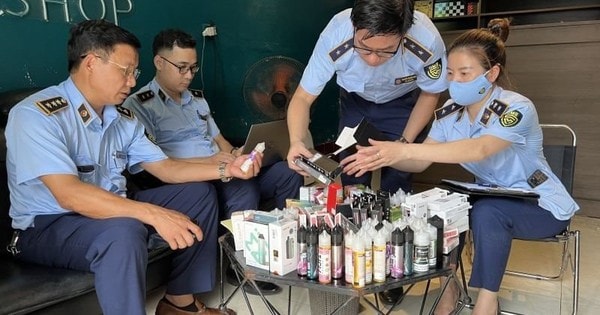 Hà Nội siết hoạt động kinh doanh thuốc lá thế hệ mới từ đời thực đến trang mạng