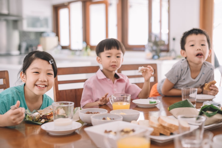 Phát hiện mới: Uống sữa vào bữa ăn sáng giúp tăng hấp thu canxi, vitamin D