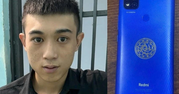 Đang xem video, cụ bà U80 bị cướp luôn điện thoại