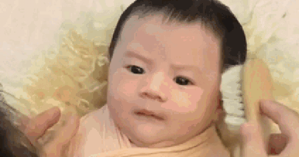 Khoảnh khắc đáng yêu của con gái Võ Hoàng Yến