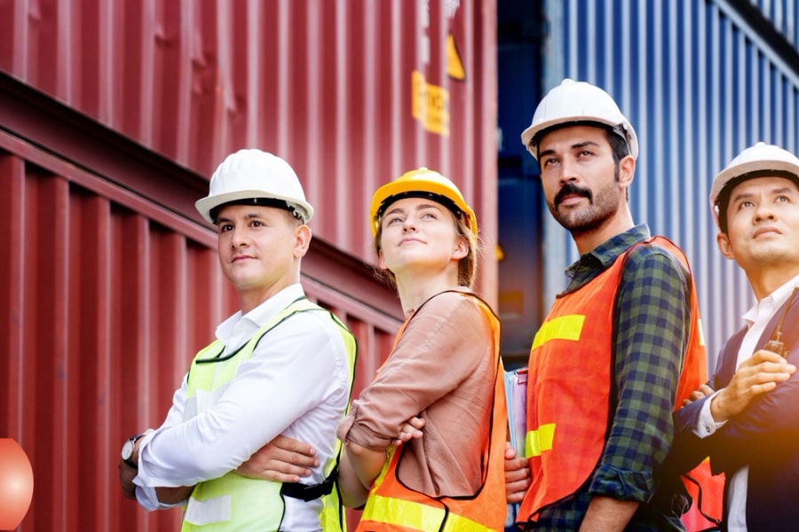 Vì sao có sự chênh lệch giữa độ tuổi lao động tối thiểu giữa người lao động Việt Nam với người lao động người nước ngoài?