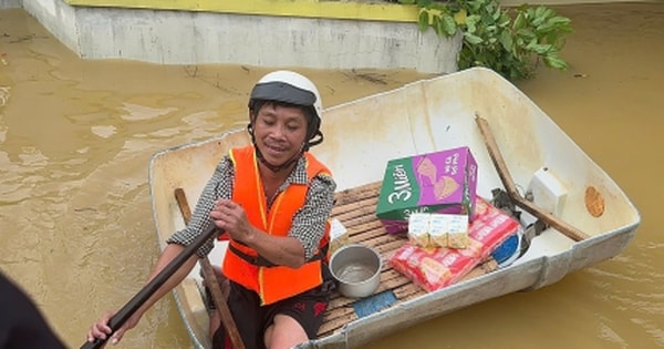 Dân vùng lũ Quảng Bình cả ngày ăn mỳ tôm sống, thèm cơm, thiếu nước sạch