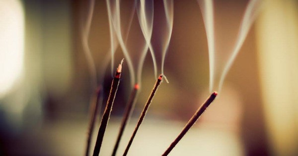 Thắp hương mùng 1 tháng 11 âm lịch nên lựa chọn 3 khung giờ đẹp này để thần tài gõ cửa