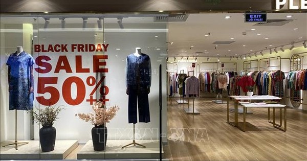 Black Friday hạ giá tới 80% nhưng khách mua vẫn dè dặt