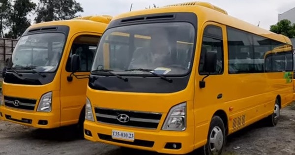 Từ 1/1/2025, xe ô tô kinh doanh chở học sinh bắt buộc phải có 2 đặc điểm này