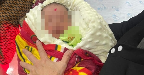 Bé trai bị bỏ rơi giữa tiết trời rét buốt