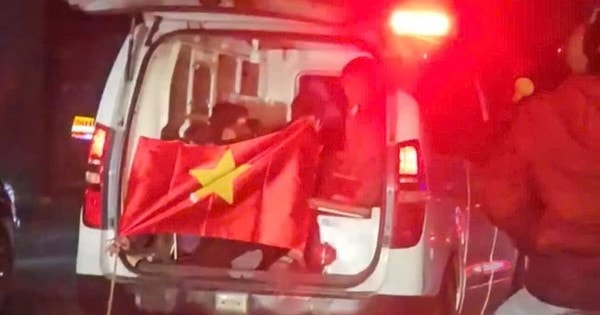 Hà Nội: Tài xế say rượu, dùng xe cứu thương chở đoàn người 'đi bão'