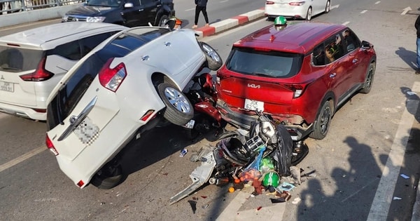 Hà Nội: Xe ô tô con mất lái, gây tai nạn liên hoàn trên đường Âu Cơ