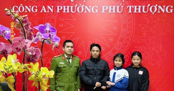 Liên tiếp trao trả tài sản cho người dân, du khách đánh rơi dịp Tết