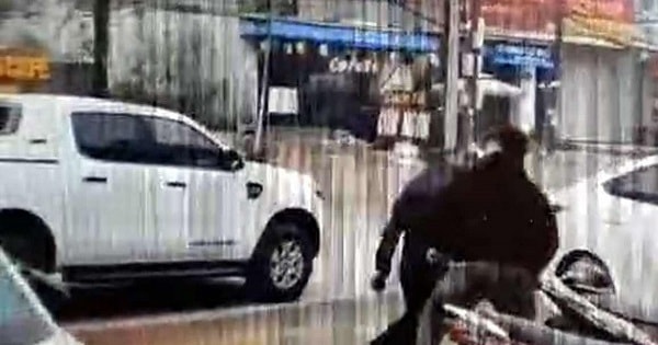 Tạm giữ cán bộ Trung tâm Phát triển quỹ đất do hành hung người khác sau va chạm giao thông