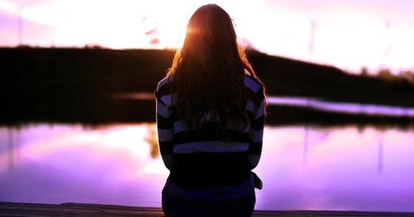 Ngã quỵ khi phát hiện chồng ngoại tình với người đàn ông đã có gia đình