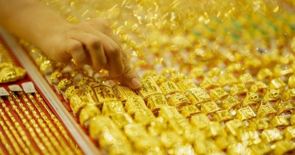 Giá vàng hôm nay: Doanh nghiệp vàng lãi lớn, người mua thiệt phần chênh lệch