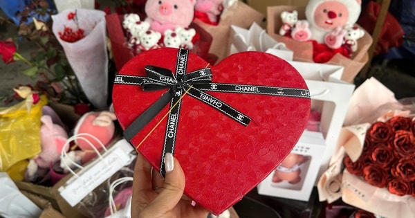 Những món quà tặng 'đốn tim' ngày lễ tình nhân này khiến giới trẻ xôn xao tìm kiếm