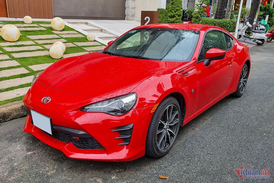 Toyota 86 của doanh nhân Nguyễn Quốc Cường có gì đặc biệt?