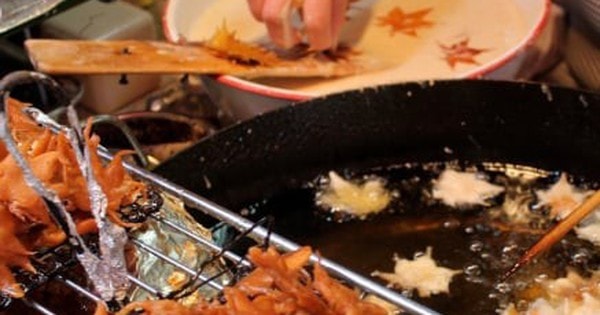 Món ăn đặc sản mùa thu Osaka làm từ lá phong