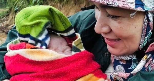 Giáo viên giúp sản phụ chuyển dạ sinh con bên đường