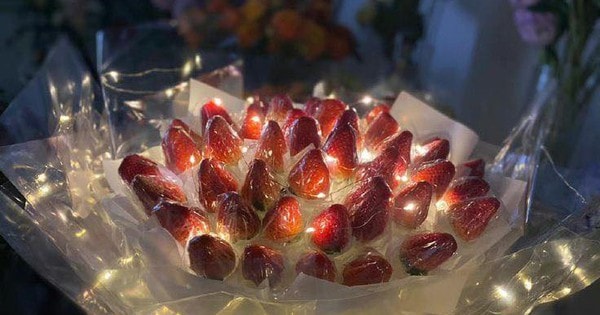 Không phải hoa tươi mà bó hoa được kết từ loại quả này được mọi người ‘săn lùng’ làm quà tặng dịp Quốc tế phụ nữ (8/3)