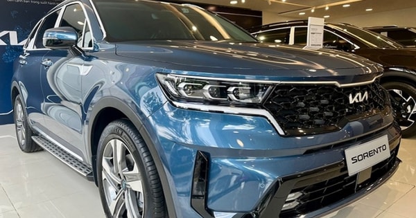 Giá lăn bánh Kia Sorento mới nhất giảm 'cực sốc', có bản lên tới cả trăm triệu, hấp dẫn nhất phân khúc xe gầm cao SUV hạng D