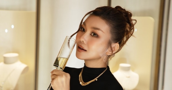 Vợ chồng Thanh Hằng không rời nửa bước khi đi sự kiện