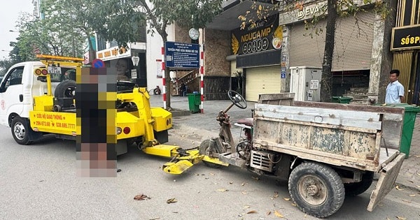 Xe công nông tự chế lén lút chạy trong ngõ ngách 'né' công an