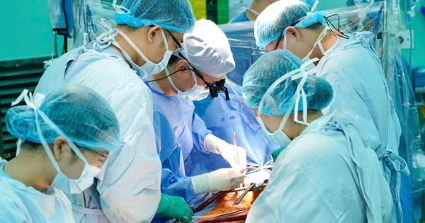 Cứu sống cụ ông 83 tuổi bị nhồi máu cơ tim nặng kèm nhiều bệnh nền