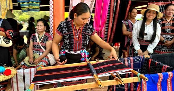 Đặc sắc lễ hội truyền thống, chợ phiên tại Ngày hội 'Sắc xuân vùng cao'