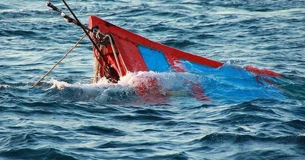 Chìm tàu cá ở Bình Thuận, 2 ngư dân mất tích