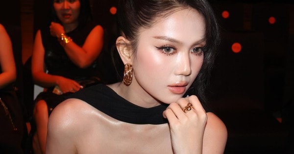 Ngọc Trinh lại gây tranh cãi với trang phục hở bạo